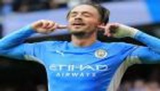 أغلى لاعب بالدوري الإنجليزي يرد على الانتقادات بهدف تاريخي