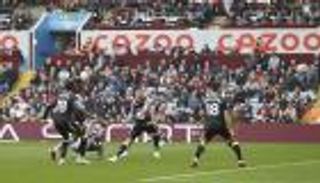 هداف الدوري الإنجليزي.. مقصية ساحرة ورأسية متقنة تهددان صدارة فرنانديز