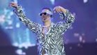 محمد رمضان في حفل الساحل.. لامبورجيني وألعاب نارية وأشياء أخرى