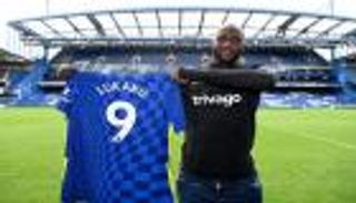 قبل ضربة البداية.. تشيلسي يحول لوكاكو إلى حارس مرمى