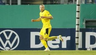 إيرلينج هالاند مهاجم بروسيا دورتموند