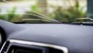 5 نصائح تضمن لك سلامة زجاج السيارة الأمامي لأطول وقت.. هل تتبعها؟