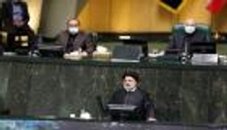 نواب بالبرلمان الإيراني يطالبون بسرية التصويت على "وزراء رئيسي"