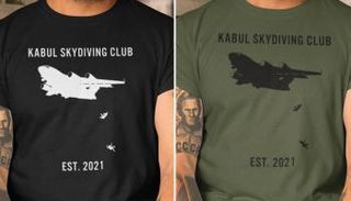 القميص يبرز سقوط شخصين من طائرة الإجلاء بكابول