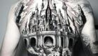 صور.. كورونا يصل عالم الوشم على ذراع شاب إيطالي