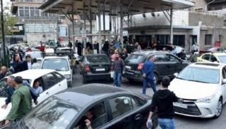 زحام أمام محطات الوقود في لبنان