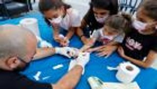 صور.. إسرائيل تطلق حملة اختبار الأجسام المضادة لكورونا لدى الأطفال 