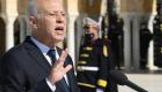 تونسي تلقى تدريبا بليبيا.. "العين الإخبارية" تكشف هوية مخطط اغتيال قيس سعيد