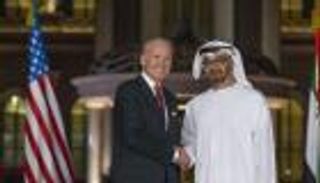 بايدن يهاتف محمد بن زايد ويشكر الإمارات لدورها في عمليات الإجلاء بأفغانستان