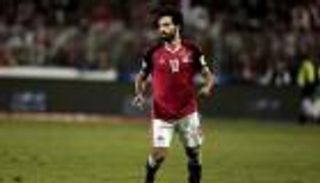 بعد غياب محمد صلاح.. من يحمل شارة قيادة منتخب مصر؟