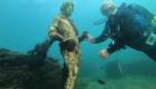 صور.. المياه تغمر مدينة "النبلاء والأباطرة" في نابولي