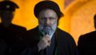 إيرانيون يخشون الأسوأ.. وضغوط في البرلمان لتمرير حكومة رئيسي