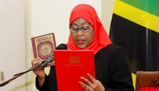 رئيسة تنزانيا سامية سولو حسن