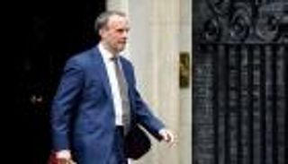 بريطانيا تلوح بالعقوبات لإقامة حكومة شاملة بأفغانستان