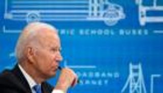 بايدن يلمح لاحتمالية تمديد مهمة واشنطن بأفغانستان