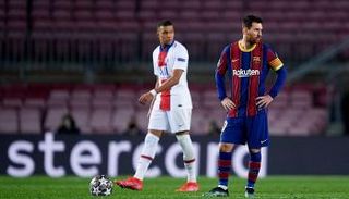 ليونيل ميسي قائد برشلونة السابق