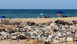 تلوث شواطئ ليبيا
