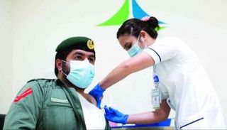 تطعيمات فيروس كورونا في الإمارات