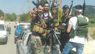 انتشار صور  لمسلحين من أهالي بلدة فنيدق اللبنانية