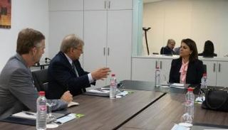 جانب من لقاء نجلاء المنقوش والسفير الأمريكي بليبيا (الخارجية الليبية)