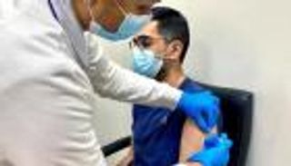 الإمارات تقدم 65 ألف جرعة لقاح جديدة ضد كورونا