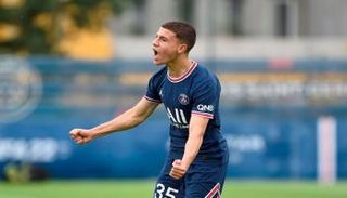 إسماعيل الغربي لاعب باريس سان جيرمان