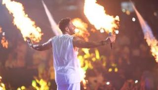 الفنان المصري محمد حماقي خلال الحفل