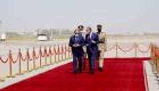 السيسي يصل بغداد.. لقاءان مع الكاظمي وصالح قبيل قمة العراق