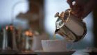 نصيحة بشرب الشاي قبل تناول الطعام.. ماذا عن أضراره بعد الأكل؟