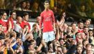 كيف أنقذ كريستيانو رونالدو إدارة مانشستر يونايتد من جحيم الجماهير؟