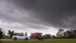 إعصار إيدا "المدمر" يزداد قوة قبل اجتياح الساحل الأمريكي