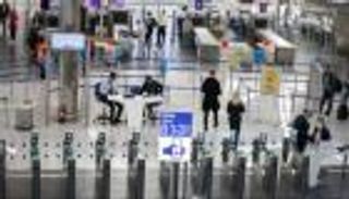 أمريكا بالمقدمة.. أوروبا تحذف 6 دول من قائمة السفر الآمن