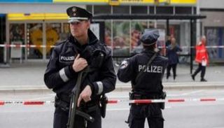 شرطيان ألمانيان - أرشيفية