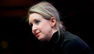 سيدة الأعمال إليزابيث هولمز