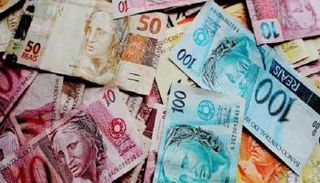 الريال البرازيلي يخسر 4.5% من قيمته منذ نهاية يونيو 2021