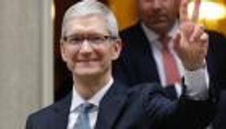 تيم كوك أصبح مليارديرا.. الثراء يرافق مديري "أبل"