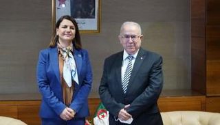 وزيرة الخارجية الليبية المنقوش خلال لقائها نظيرها الجزائري