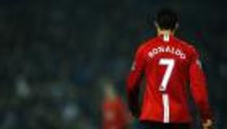 الجدل يستمر.. ما هو رقم كريستيانو رونالدو في مانشستر يونايتد؟