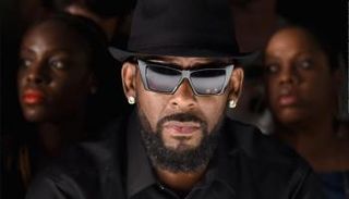 النجم الأمريكي آر. كيلي 