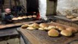 مافيا في مطاحن لبنان "الجريح".. لا وقود ولا خبز