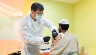 تطعيمات فيروس كورونا في الإمارات