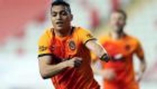 بسبب مصطفى محمد.. رئيس بوردو يهاجم "تعقيدات" الزمالك