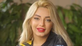 الإعلامية مي حلمي 