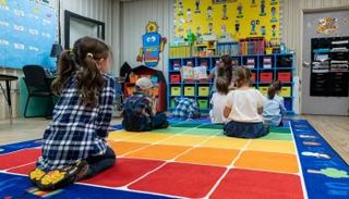 صورة من داخل أحد الفصول الدراسية