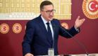 معارض تركي لـ"أردوغان": هل المخدرات سر تمسكك بإدارة مطار كابول؟