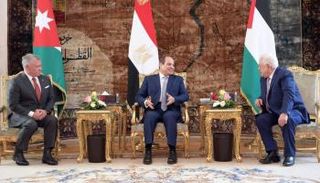 العاهل الأردني والرئيسان المصري والفلسطيني