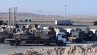 بالصور.. آليات عسكرية أمريكية في شوارع إيران