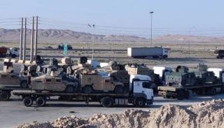 الآليات العسكرية الأمريكية في شوارع إيران