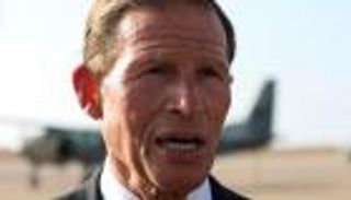 لبنان في حالة "سقوط حر".. قصة مرعبة يحكيها سيناتور أمريكي