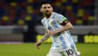 رغم مغادرته لبرشلونة.. أسطورة الأرجنتين يتنبأ بختام مثالي لمسيرة ميسي